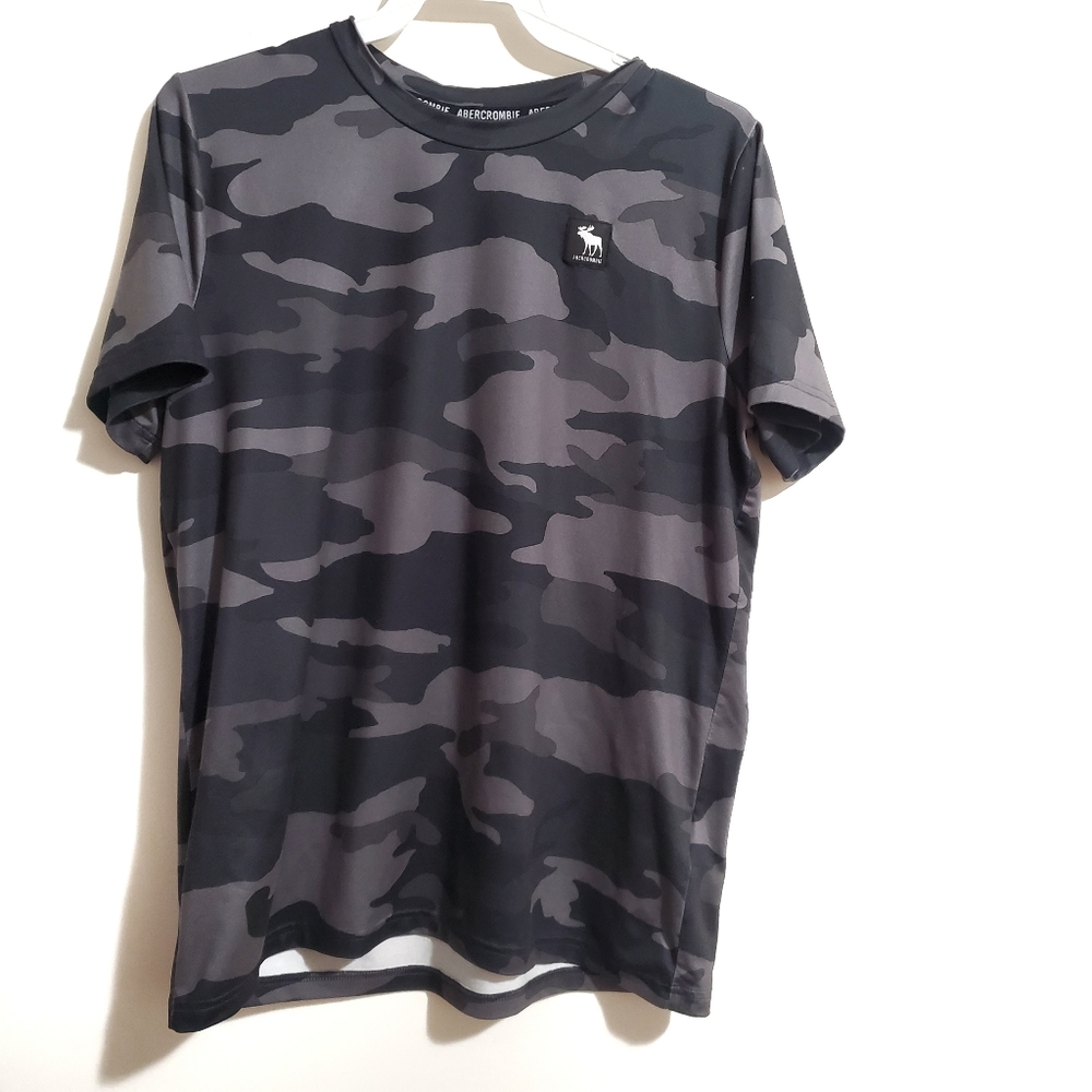 4for20!! A&F short sleeve tee size 15/16